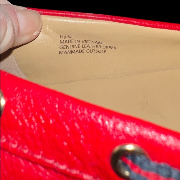 Talbots‎ Bold Red Leather Slip-Ons with Chain Detail - Picture 6 of 9